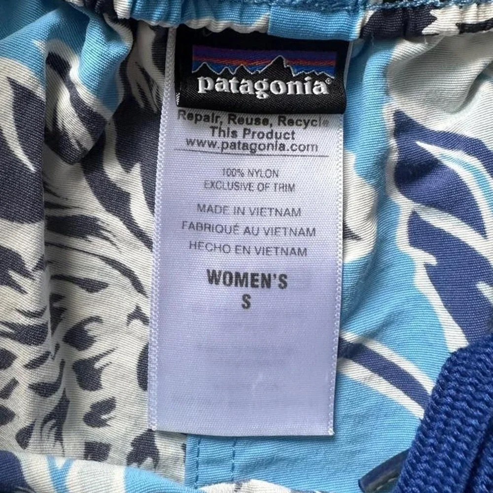 Patagonia Women's Blue Floral Baggies Shorts - Size Small